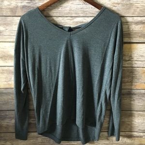 Long sleeve top w/cutout back